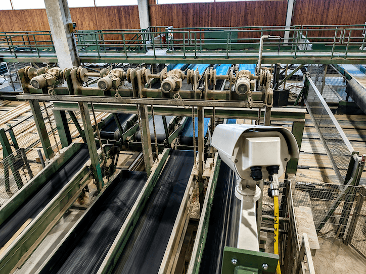 RGB camera monitoring sawmill equipment